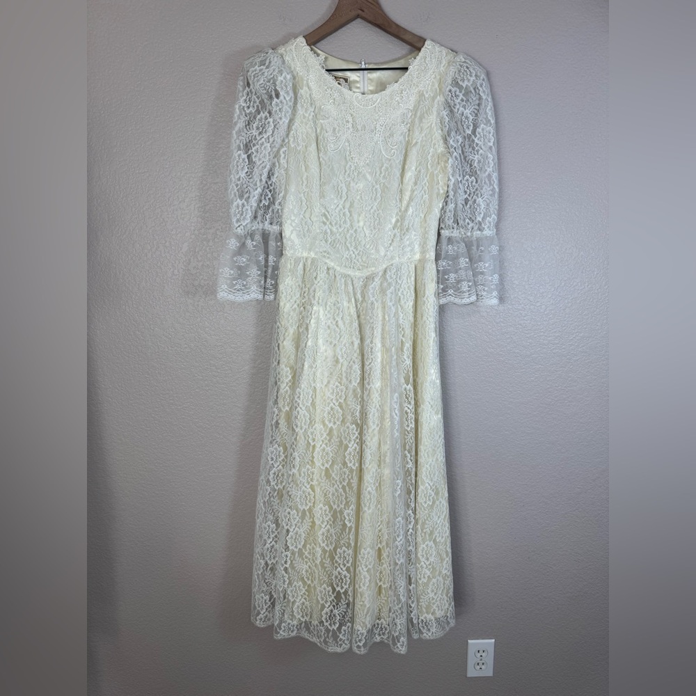 Gunne Sax by Jessica McClintock Vintage 1970’s Ivory Lace Wedding Dress size 7